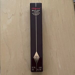 Charlotte Tilbury Hollywood Beauty Light Wand Highlighter in Spotlight